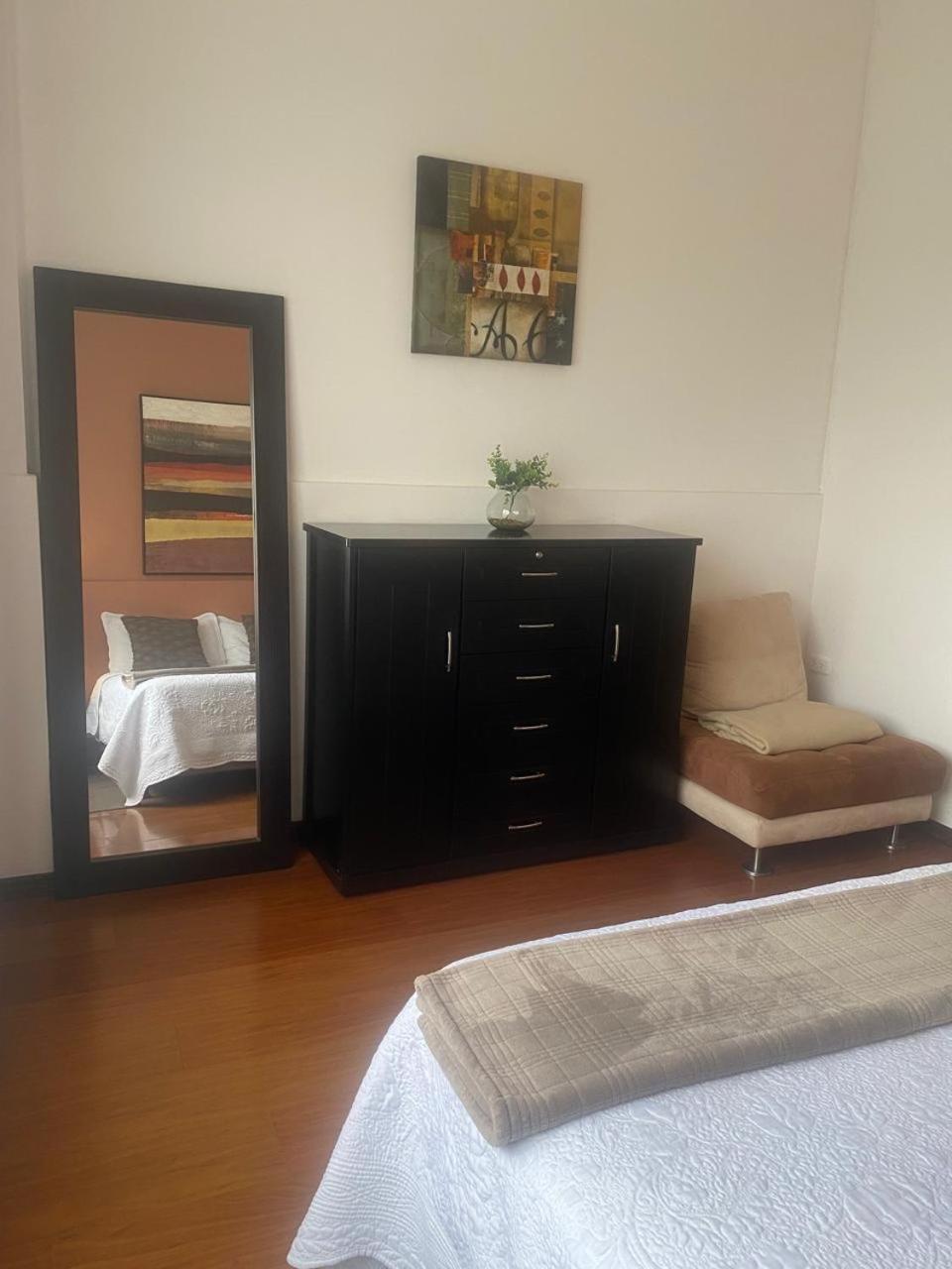 Hospedaje En Quito Norte, Apartamento & Suite Independientes Екстериор снимка